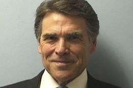 WSJPolitics's tweet image. "I'm here today because I believe in the rule of law," Gov. Perry said Tuesday at courthouse. on.wsj.com/1oRgTeJ