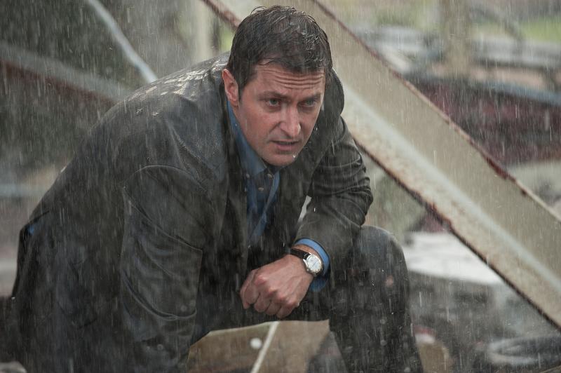 Happy Birthday to Richard Armitage, hope you have a storming day. 