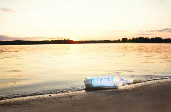 CrystallizeCC's tweet photo. #weddinginspiration #invite #MessageInBottle #wedding http://t.co/nyr5d9ZBZm