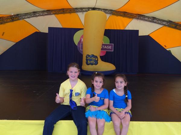 Ready and waiting for  <a href="/Splashnboots/">Splash'N Boots</a> to start the show! <a href="/LetsGoToTheEX/">letsgototheex</a>