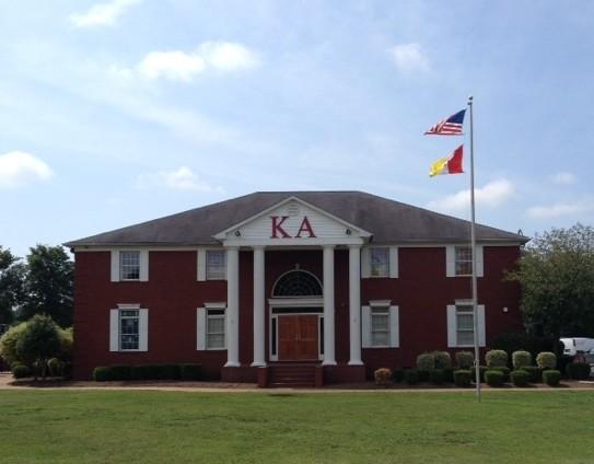 522LeeSt's tweet photo. Its official . Our new mansion! @kappaalphaorder @KappaAlphaUTM http://t.co/r0xPP4iBz8
