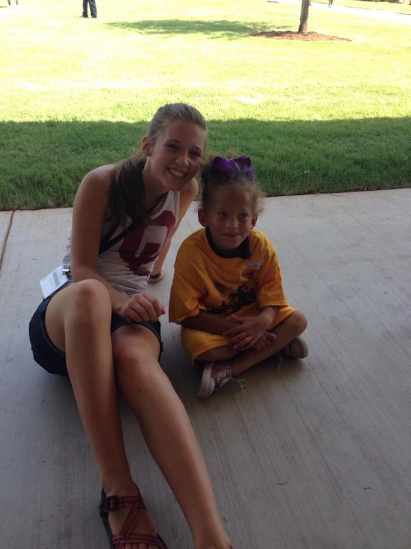 HubLP2014's tweet image. Hub LP just hanging out with the best kindergarteners ever!!! #EYW2014 @abbscott_13