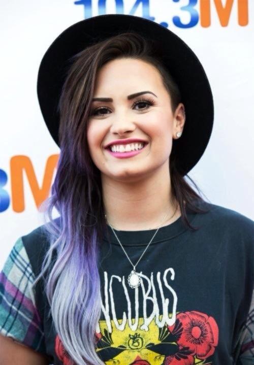 DdeLovatic's tweet photo. Happy Birthday little angel @ddlovato http://t.co/9lnd42mXHX