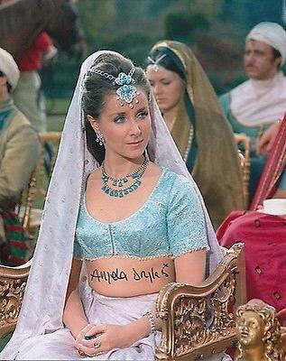 SimonCopley1's tweet photo. #CarryOn star @CarryonAngela14 is now on Twitter! #CarryOnTweeting #TwitterYeNot ;-) http://t.co/8v1vczXOxg