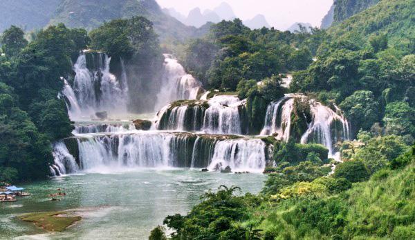 A3Noticias's tweet photo. Descubre en @viajestic siete espectaculares cataratas con torrentes naturales de vértigo http://t.co/UckiUctCHX http://t.co/SFiS6xuH6s