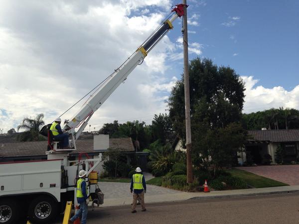 joe_lacava's tweet image. Working 2 improve resulting #UtilityBoxes “@DwaneBrown: 200 down, 1100 mi to go for u/g power poles: @KPBSnews 5:30p http://t.co/Fgl9nwqz6Z”