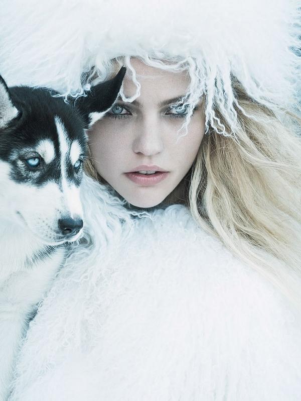 PhotoshootTweet's tweet photo. Sasha Pivovarova for Vogue September 2014. See full photoshoot:http://t.co/IHK6VyZLFX http://t.co/G5oSOWDDZ0