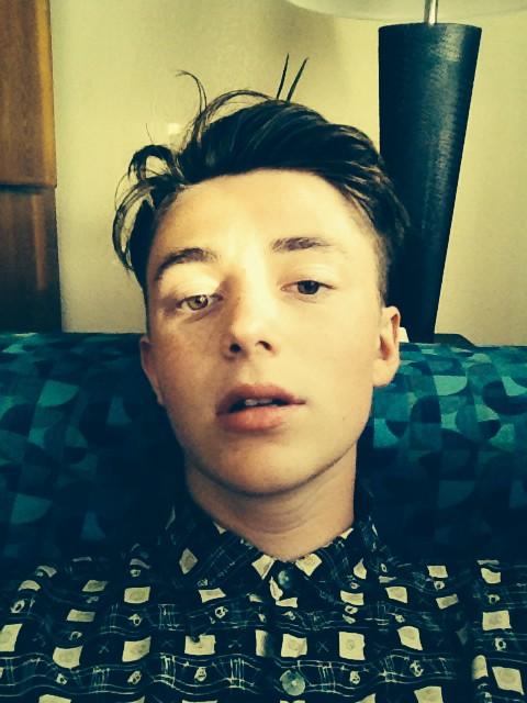 andhinivd's tweet photo. “@greysonchance: salt in my hair. but oo she's a killa. 
http://t.co/36anPu759I
#THRILLAinMANILA http://t.co/daROGTv9wR”