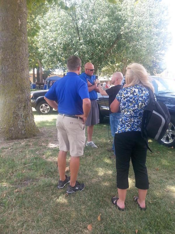 SRJuarez7's tweet photo. Crowder baseball and softball coaches being interviewed by #Kix102.5 #LocalCelbraties http://t.co/Ggtd1uVIVp