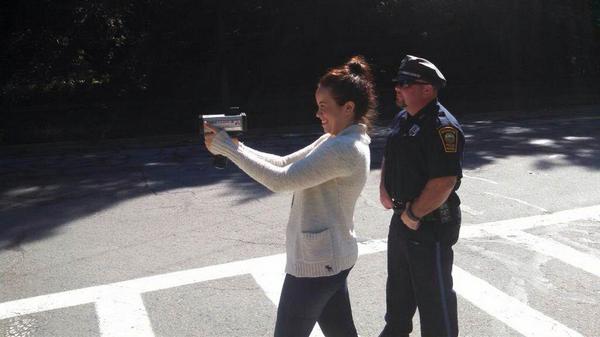 CSD_INTERN's tweet photo. Enjoyed using Lidar this morning to determine the speed of passing cars with Officer Pete. #NoSpeedingOnMyWatch http://t.co/hc18c6D4Iz