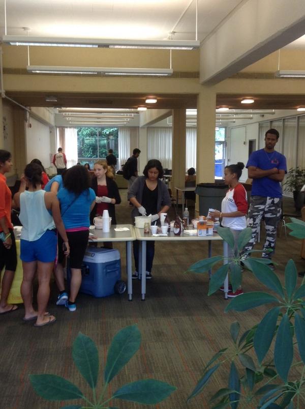 RHA_IIT's tweet photo. Come see us in MSV center lounge for free ice cream after a long day of moving! #IITRHA http://t.co/76mK1mYaun