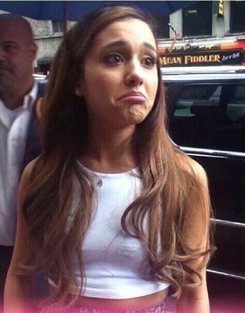 bemuonline's tweet image. Everyone who reads this tweet should RT or Ariana will be sad #votearianagrande