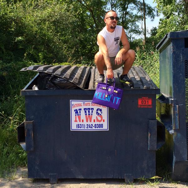 BRBrandon's tweet photo. IT'S A SERIEZ Roslyn, NY Bag By: @remigoldfarb @Bizarrebags Photo By: @remigoldfarb #itsaseriez #bizarrebags http://t.co/Q1rP3DzW0L