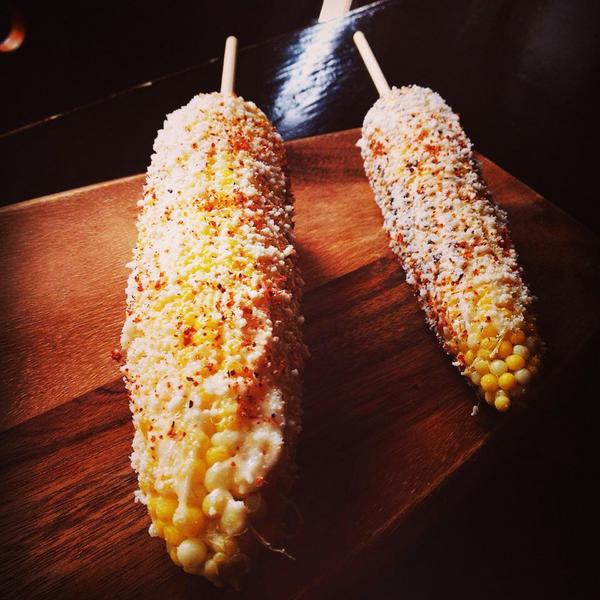 BillyDec's tweet photo. Who else loves ELOTES!?! 12 to try from @ZAGAT: http://t.co/Dy3PIDKyHR incl. @AYCHIWOWA @MercHosp @HoneyButterChi http://t.co/fiTTPVbgh4