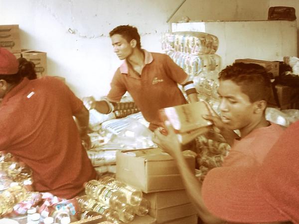 fmbamazonas's tweet image. Jornada mercal obrero para barrio adentro Amazonas