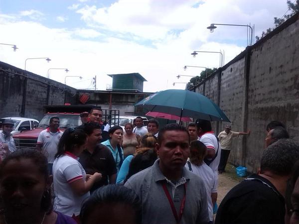 fmbamazonas's tweet image. Jornada mercal obrero para barrio adentro Amazonas