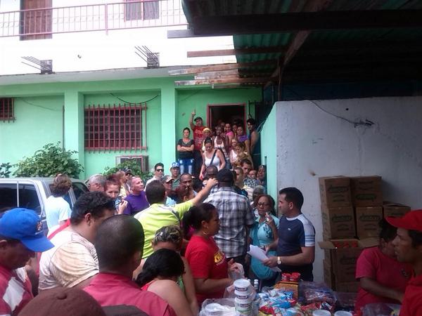 fmbamazonas's tweet image. Jornada mercal obrero para barrio adentro Amazonas