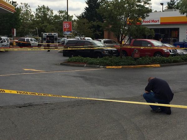 LegerosKIRO7's tweet photo. Just interviewed friend of one of the victims in today's shooting in Kent.  He told us manager of the station died http://t.co/DDM4mOfwoO