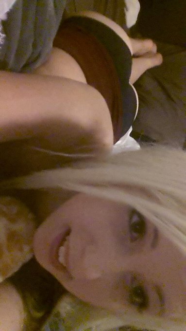 I've been needing someone to cuddle with all night long!... ;) #HumpDay #lazygirlproblems http://t.c<a href="/tag/humpday"class="tags"><span>#humpday</span></a><a href="/tag/lazygirlproblems"class="tags"><span>#lazygirlproblems</span></a>