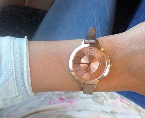 SaatveSaat's tweet photo. Esprit saatinizle kombinlediğiniz stilinizle sade ve şık görünün. #saatvesaat #espritwatches #espritwatch http://t.co/PH0ZaQsIYS