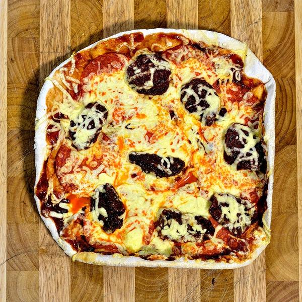 Zum Appetitholen, als Basis zum Basteln oder einfach zum Aufbacken und genießen: Pizza Nr. 17 "Torero"