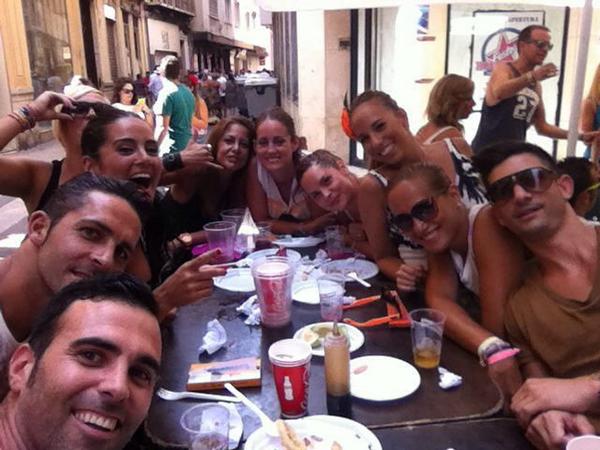 evaoga's tweet photo. Pescaito en el mejor sitio @pepaypepe_2 y buena compañía! @EMitico21 @alvarotirado28 @estblanco @funesther_perez 💃👏😁 http://t.co/avbwa9zSl6