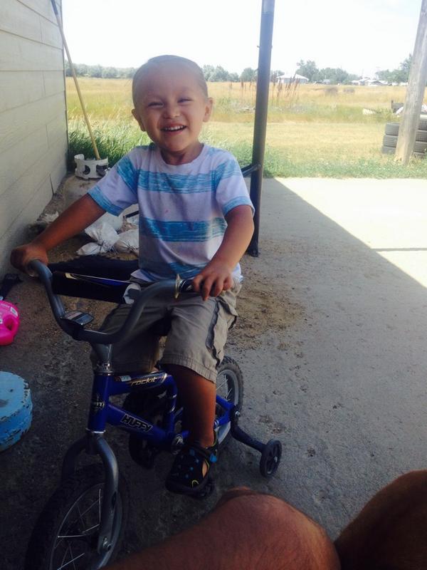 frybredtoez's tweet photo. My nephew lovin life
#Isker
#BNapLove
#LovelyDay
#Rezzalicous http://t.co/vyiN8kIQiD