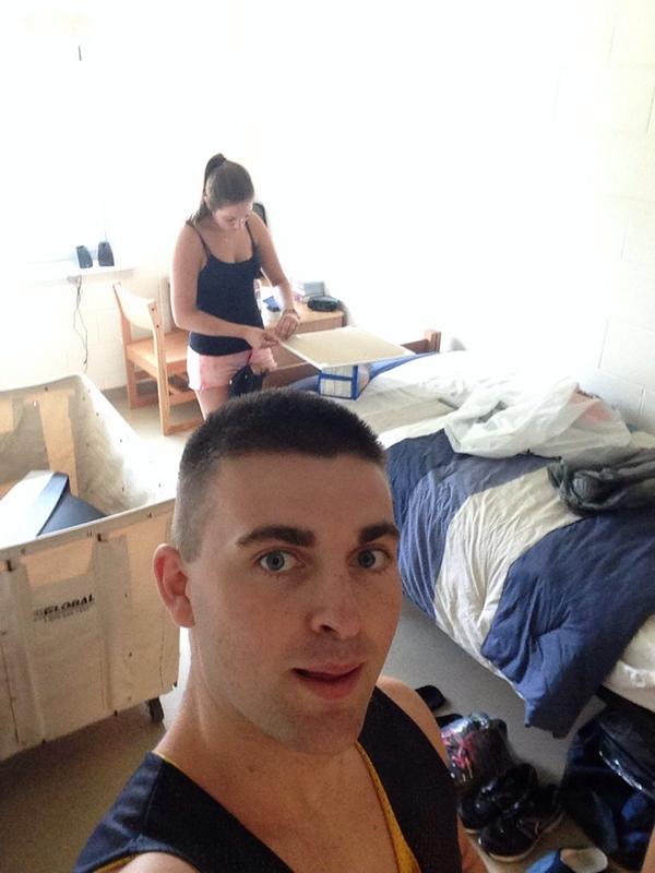 TheRealKevin_C's tweet photo. Early move in was a success #SJU #MensRugby http://t.co/BKetIEwWSc