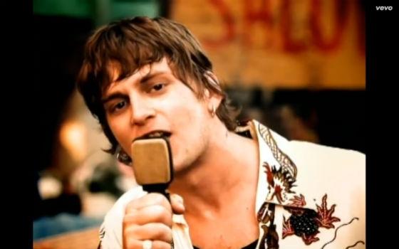 VVoiceMusic's tweet image. "Smooth" Is the Greatest Song of All Time buff.ly/1tm0zSN