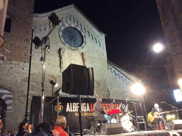 mary_caridi's tweet photo. Il maestro Franco Cerri  ad #albengajazzfestival  La grande classe #comunedialbenga http://t.co/wXjd9L4R7Q
