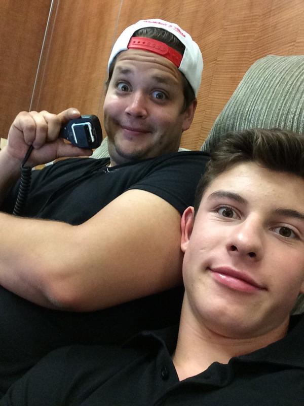 ShawnMendes's tweet photo. Me n kev bein cute n shit http://t.co/svH5pMODA2