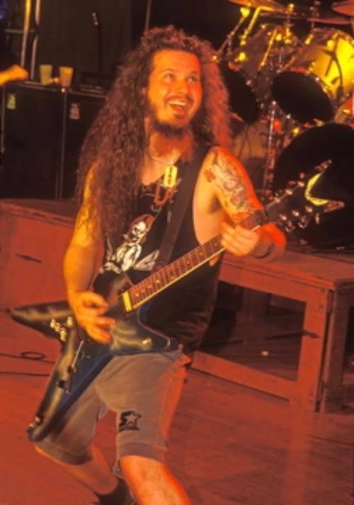 Happy birthday to the one and only Dimebag Darrell ... I miss you! 