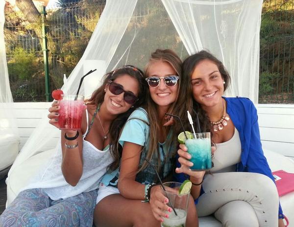 merote7's tweet photo. Tris en beach club http://t.co/2rKM9rEdGk