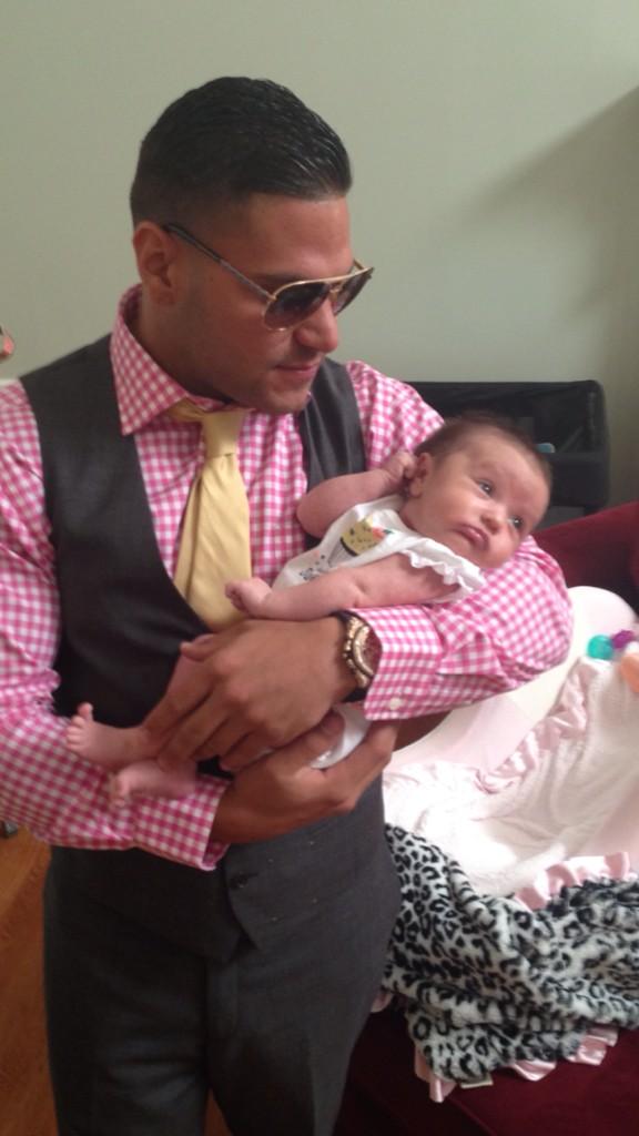 Hi uNkle RoNnie. I'm still cuter than you even with my poop diaper. Smell better too. <a href="/RealRonnieMagro/">Ronnie Magro</a> <a href="/JENNIWOWW/">JWOWW</a>