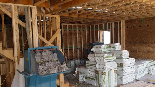 SECfredericton's tweet image. Still at it two blowers going now. #DensePack #HanwellHouse #PassiveHouse