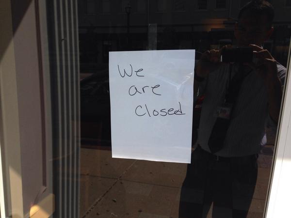 CaseyNolen's tweet image. Clayton preparing for potential protest. Some biz's closed, parking restricted &amp;amp; 1 street closed. #Ferguson
