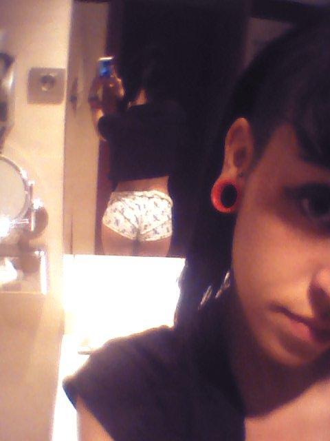 HelReactions's tweet image. Cuando te haces una foto al culo para comprobar si te has manchado al limpiarte