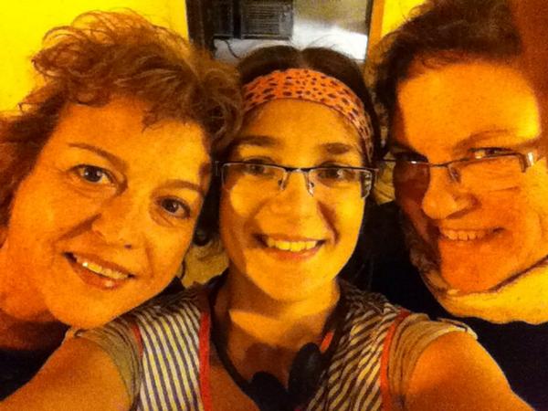 Diverta_Info's tweet photo. Una sra de la neteja una mica peculuar al barri de gracia de manlleu!!@JessicaCriado @eva_prat @RamonSoldevila http://t.co/nymfFGacNI
