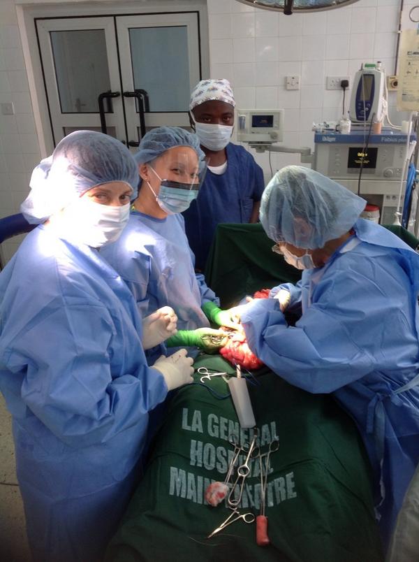 2ghanamed's tweet photo. I was able to help assist today - scrubbed into a case and held retractors.  You all know I am living a dream! http://t.co/kHF4UFsRHx
