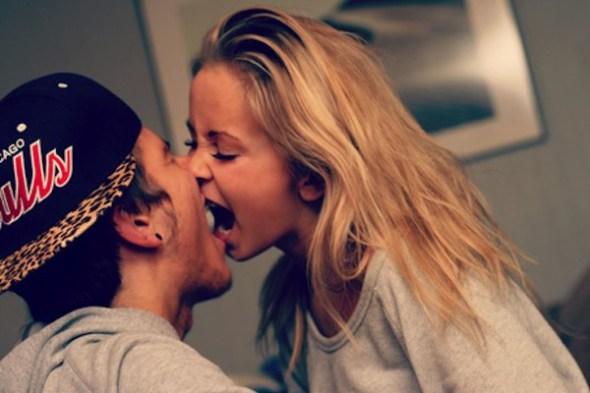 UPrimetime's tweet photo. #FreshmanAdviceForGirls #CollegeFreshmanAdvice -Signs of a Toxic College Relationship http://t.co/xbxG4BHrC8 http://t.co/bDbVSjQyX0