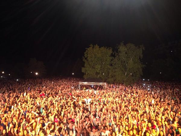 Los40Dance's tweet photo. En la cabina de #AstenagusiDance @JoseAMdeejay arriba Bilbao! http://t.co/cq0umInle5