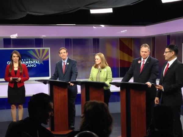 nmasunivAZ's tweet photo. #AZGov debate live in 2 minutes; livestream ➡️http://t.co/Ih2r5Cfx9o #DebateAZ http://t.co/ZmnERvwspx