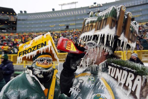 “<a href="/bpohls/">bp.ohlX</a>: “<a href="/Forbes/">Forbes</a>: Green Bay fans are the best in the NFL: onforb.es/YzC0aD ” //” / hahaha ahuevoooo bro!!