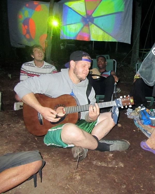 UndeadPromos's tweet photo. This is what we do #FreeLoveFest #UndeadLoveFest http://t.co/GtqWj74Vn6