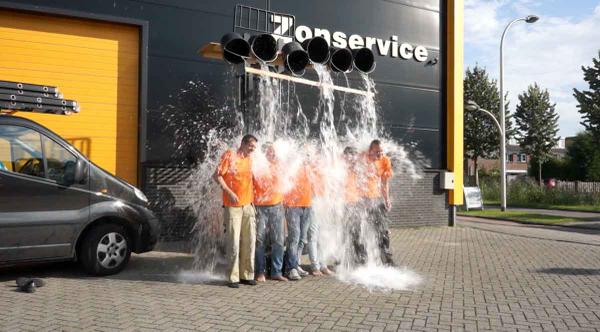 Gelukkig hebben we de foto's nog ! Van onze #ALSIceBucketChallenge zonservice.nl