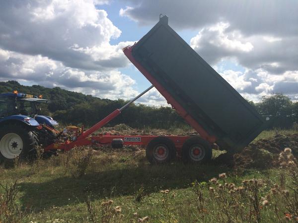 ASHRIDGECS's tweet photo. First day using #muckcontainer #bigabb #hooktrailer http://t.co/F6YJLcWJSw