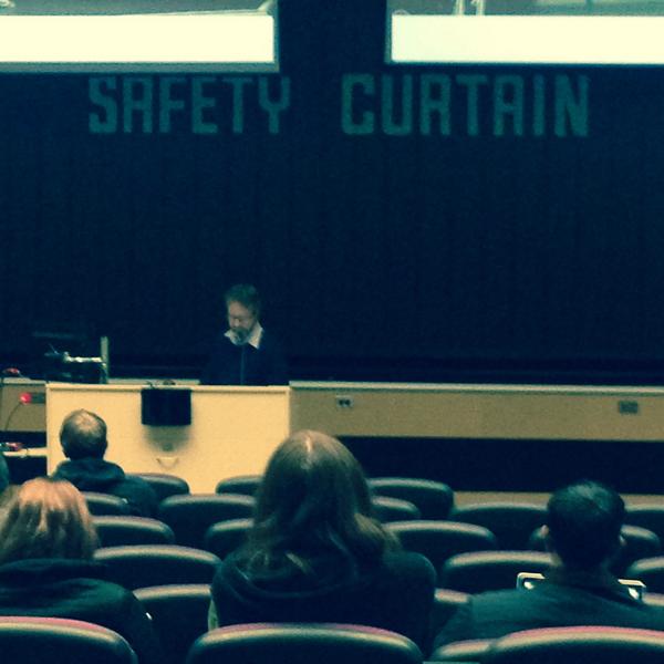 sdhf15a's tweet photo. Wondering how safe the #safetycurtain is. RT if you want to test #safetycurtain. #arts2091View for @GMF15B #Arts2091 http://t.co/HJZdnIYaKR