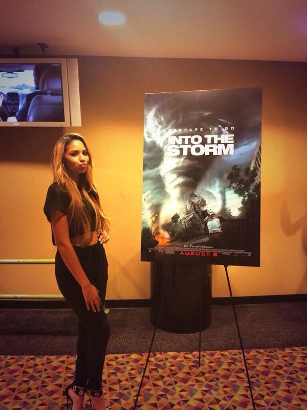 KaySuarezLCRP's tweet photo. Into the storm. http://t.co/X2Jj0GgmKP