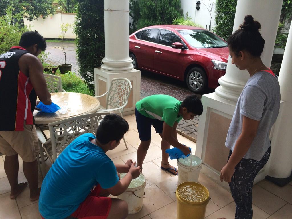 The Ice Bucket Challenge අයිස් බකට් අභියෝගය The Ice Bucket Challenge අයිස් බකට් අභියෝගය