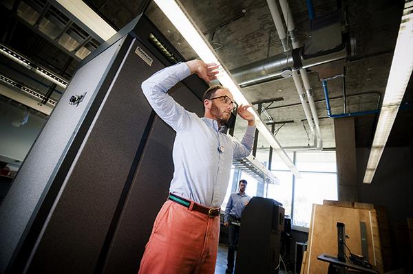 WIRED's tweet image. A group of researchers easily slipped weapons by the TSA's X-ray scanners wrd.cm/YBDEsl